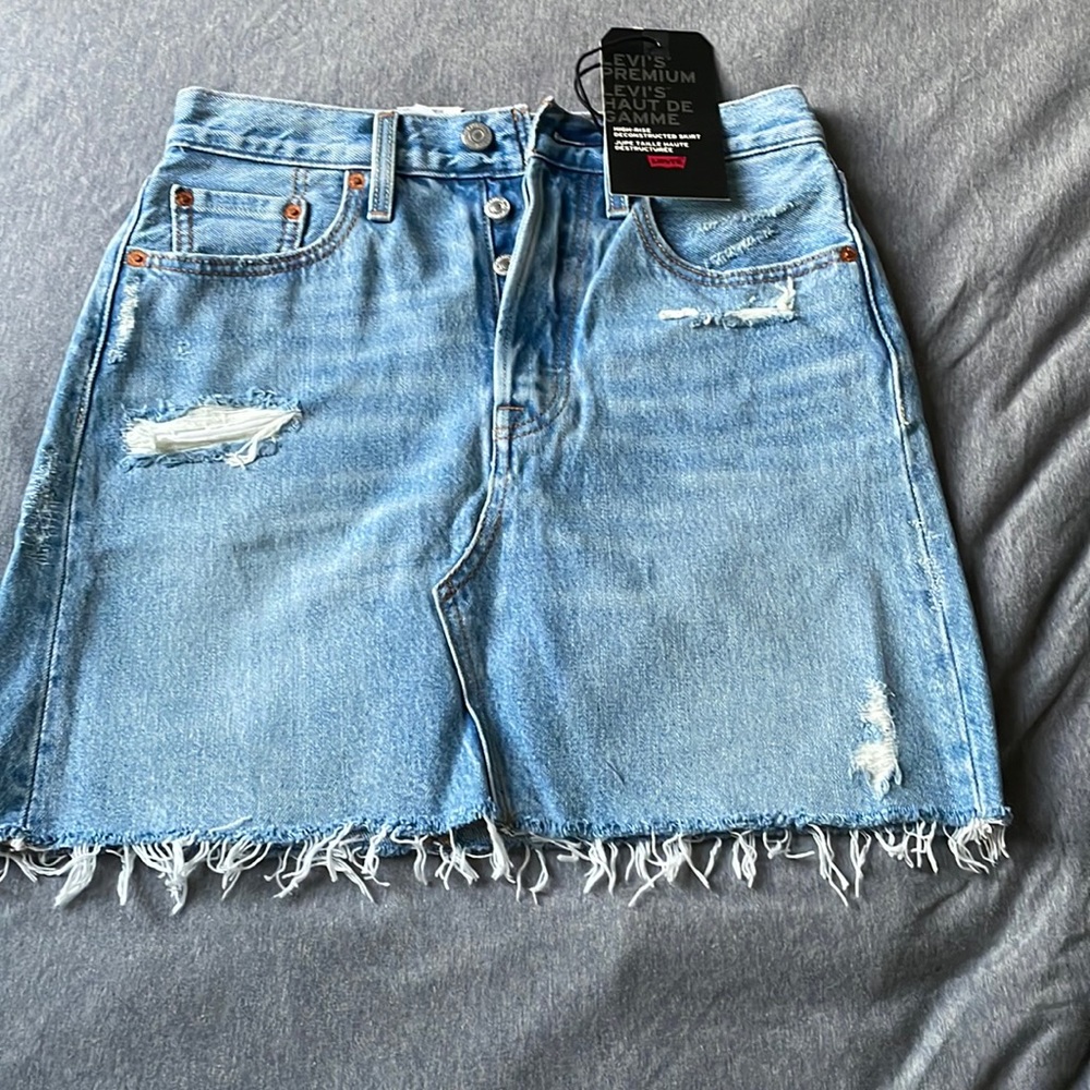 Levi’s denim skirt (BNWT)